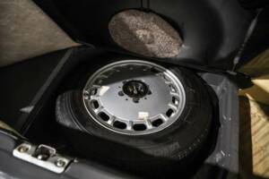 Image 30/35 of Mercedes-Benz 300 SL (1989)