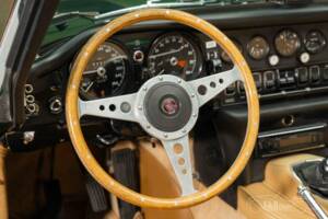 Image 12/19 of Jaguar E-Type (1970)