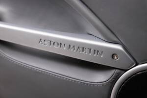 Bild 23/29 von Aston Martin V12 Vanquish (2001)