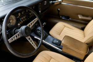 Bild 10/15 von Jaguar E-Type V12 (2+2) (1972)