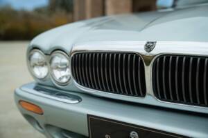 Image 18/50 de Jaguar XJ 8 Sovereign (1997)