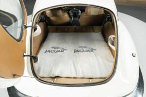 Image 6/19 de Jaguar E-Type (1969)