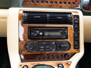 Imagen 33/80 de Aston Martin V8 Coupé (1996)