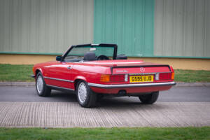Image 6/29 of Mercedes-Benz 500 SL (1989)