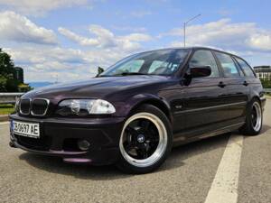 Image 1/8 of BMW 330i Touring (2001)