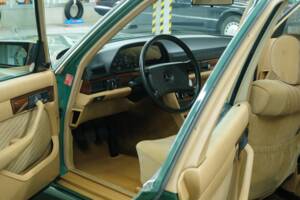 Bild 40/50 von Mercedes-Benz 260 SE (1990)
