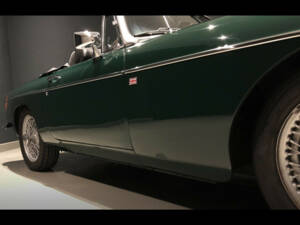 Image 17/40 of MG MGB (1974)