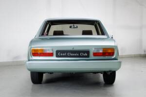 Image 5/24 de Peugeot 504 Coupé (1981)