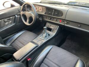 Image 14/73 de Porsche 968 (1992)