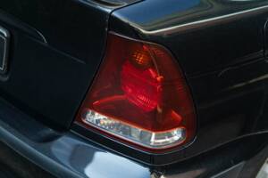 Image 8/41 of BMW 318i (2004)