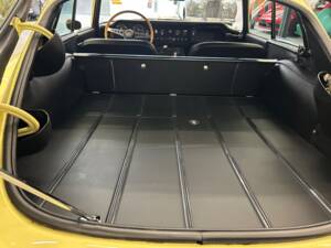 Image 19/28 de Jaguar Type E 4.2 (1965)