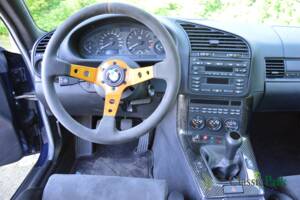 Image 12/50 de BMW 323i (1998)