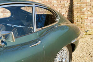 Bild 29/50 von Jaguar E-Type 4.2 (1966)