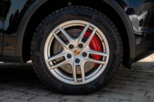 Bild 30/50 von Porsche Cayenne Turbo (2012)