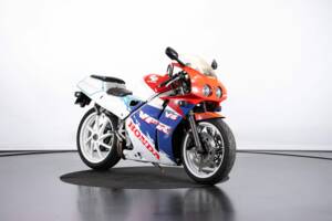 Immagine 6/45 di Honda VFR 400 R (1992)