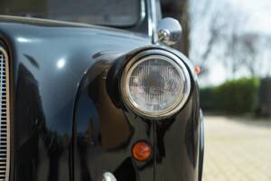 Image 11/34 of Austin FX 4 D London Taxi (1961)