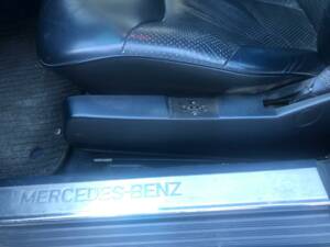 Afbeelding 2/23 van Mercedes-Benz 300 SE (1993)