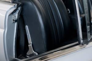 Image 28/49 of Mercedes-Benz 220 SE b (1962)