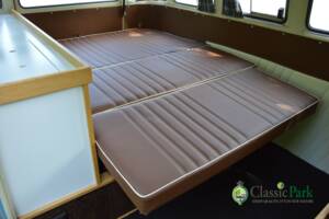Bild 25/50 von Volkswagen T2b Camper (1976)