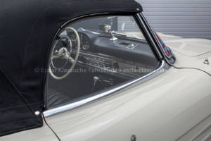 Image 23/38 de Mercedes-Benz 300 SL Roadster (1961)