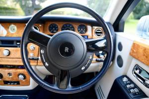 Image 33/50 de Rolls-Royce Phantom VII (2006)
