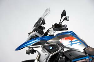 Image 24/50 of BMW DUMMY (2017)