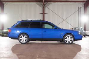 Image 34/113 of Audi S6 Plus Avant (1996)