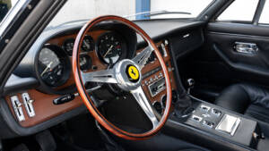 Image 27/69 de Ferrari 365 GT 2+2 (1969)