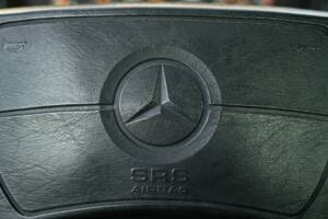 Image 28/50 of Mercedes-Benz 300 CE-24 (1991)