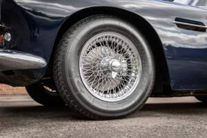 Image 18/64 of Aston Martin DB 4 (1962)