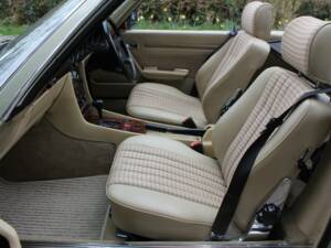 Image 12/18 of Mercedes-Benz 300 SL (1986)