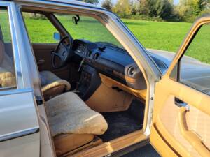 Bild 5/10 von Mercedes-Benz 280 E (1982)