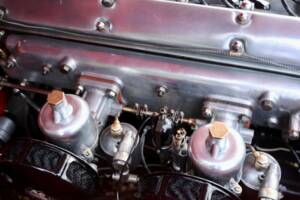 Image 32/50 of Jaguar XK 120 SE OTS (1954)