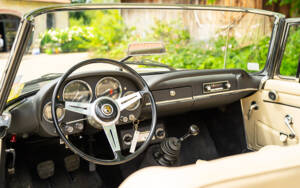 Image 68/77 of Alfa Romeo 2600 Spider (1963)