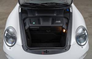 Imagen 17/46 de Porsche 911 Carrera GTS (2011)