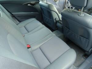 Image 19/25 of Mercedes-Benz E 200 Kompressor T (2004)