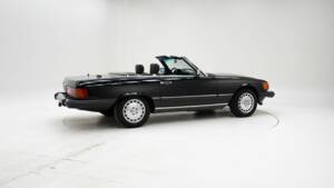 Image 2/15 of Mercedes-Benz 560 SL (1988)