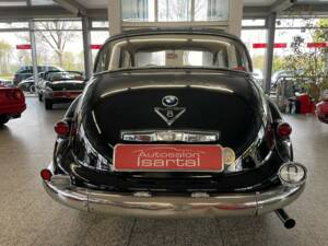 Bild 8/20 von BMW 502 - 3.2 Litre Super (1961)