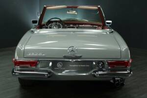 Immagine 6/50 di Mercedes-Benz 250 SL (1968)