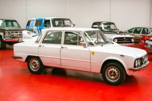 Bild 13/34 von Alfa Romeo Giulia Nuova Super 1600 (1979)