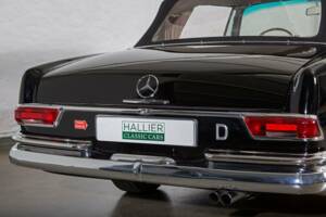 Image 15/34 of Mercedes-Benz 280 SE (1966)