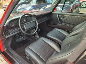 Bild 17/31 von Porsche 911 Carrera 3.2 (WTL) (1987)