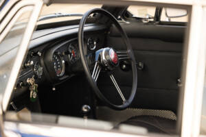 Image 31/100 de MG MGC GT (1970)