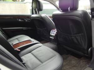 Image 80/99 of Mercedes-Benz S 65 AMG L (2006)