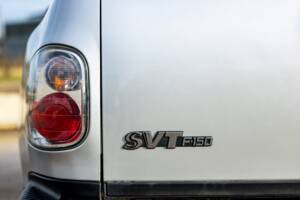 Image 26/50 of Ford F-150 SVT Lightning (2002)