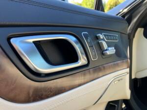 Bild 18/18 von Mercedes-Benz SL 500 (2012)