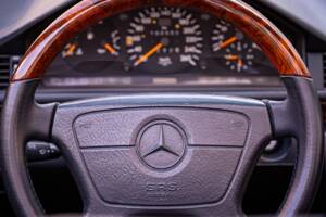 Obraz 11/50 pojazdu Mercedes-Benz 300 CE-24 (1992)