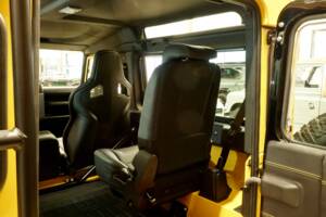 Image 25/30 of Land Rover Defender Works V8 Trophy (2015)