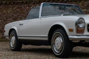 Bild 31/50 von Mercedes-Benz 280 SL (1970)