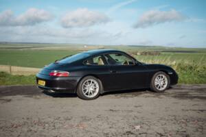 Imagen 45/50 de Porsche 911 Carrera 4 (2001)